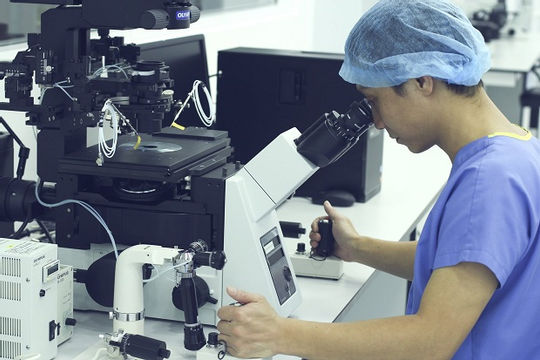 Nỗ lực trong “cuộc đua” nghiên cứu,  sản xuất vắc-xin Covid-19