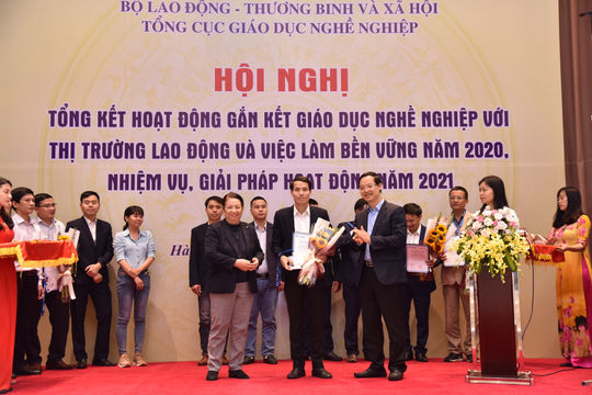 Hợp tác với doanh nghiệp để phát triển nguồn nhân lực trình độ cao