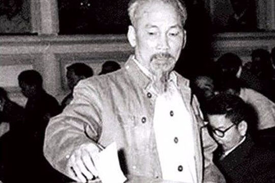 75 NĂM QUỐC HỘI VIỆT NAM:  Chủ tịch Hồ Chí Minh và cuộc Tổng tuyển cử đầu tiên