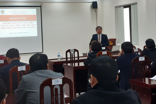 Tăng cường kỹ năng thuyết trình và chủ trì cuộc họp cho lãnh đạo cấp Vụ