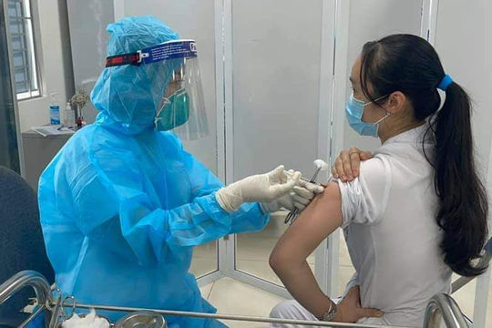 Việt Nam bắt đầu triển khai tiêm chủng vắc xin phòng Covid -19
