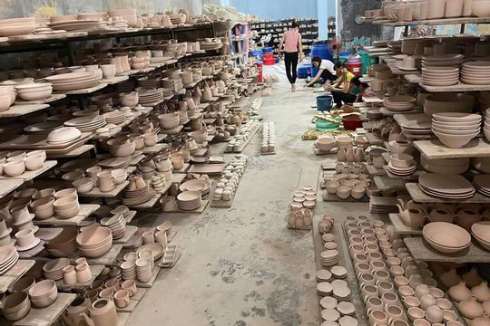 Vượt bão Covid, làng gốm Bát Tràng đẩy mạnh sản xuất kinh doanh