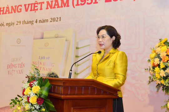 Ra mắt  sách nhân kỷ niệm 70 năm thành lập ngành Ngân hàng Việt Nam Ra mắt  sách nhân kỷ niệm 70 năm thành lập ngành Ngân hàng Việt Nam