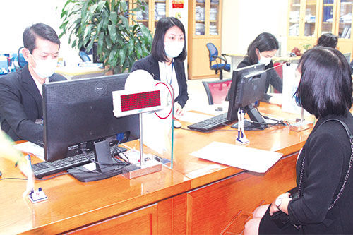 Thu ngân sách có xu hướng chững lại do Covid-19 Thu ngân sách có xu hướng chững lại do Covid-19