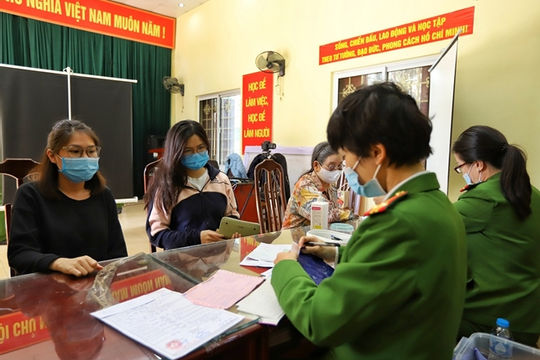 Tạm dừng cấp căn cước công dân gắn chíp tại các địa phương có dịch