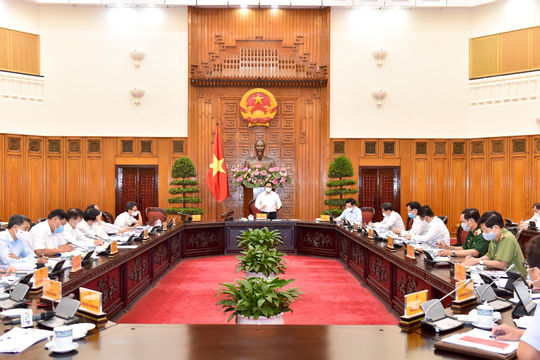 Cấp bách mua vaccine phòng COVID-19