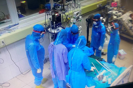 Việt Nam ghi nhận ca tử vong thứ 40 liên quan đến Covid-19