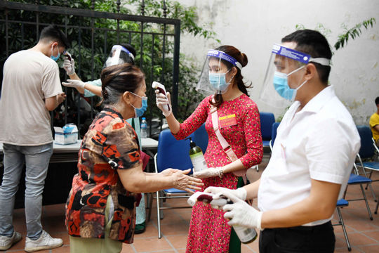 Cử tri Thủ đô nô nức đi bầu cử, gửi gắm kỳ vọng qua lá phiếu