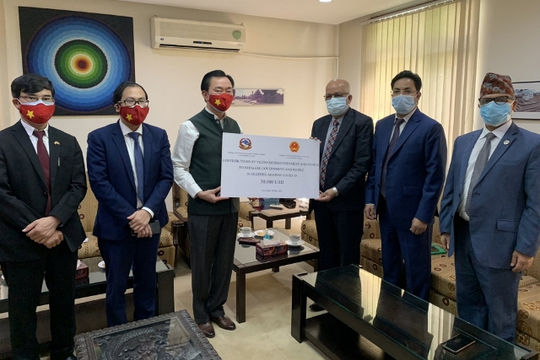 Việt Nam hỗ trợ Nepal 30.000 USD để phòng chống dịch Covid-19