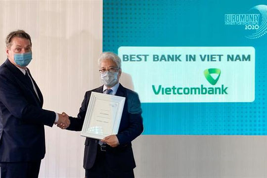 Vietcombank lần thứ 6 nhận Giải thưởng “Ngân hàng tốt nhất Việt Nam”