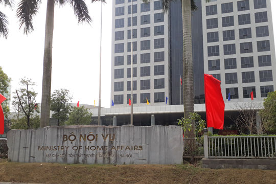 Rà soát quy định về kéo dài thời gian công tác của cán bộ, công chức, viên chức làm quản lý