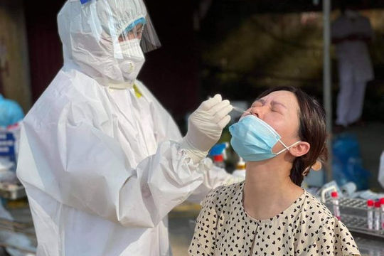 Sàng lọc kỹ, xét nghiệm nhanh các trường hợp nghi mắc Covid-19 tại cơ sở khám, chữa bệnh, nhà thuốc