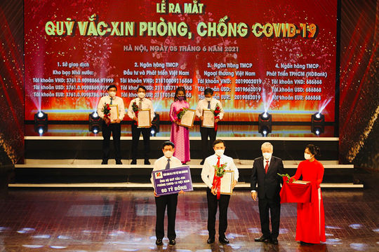 Agribank ủng hộ 116 tỷ đồng cho công tác phòng chống Covid-19