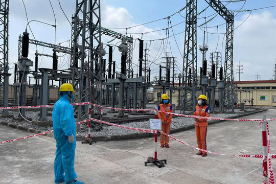 EVN ủng hộ 400 tỷ đồng vào Quỹ vắc-xin phòng, chống Covid-19