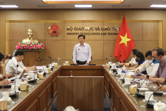 Chuẩn bị đội ngũ giáo viên triển khai dạy các môn Tin học, Công nghệ cấp tiểu học