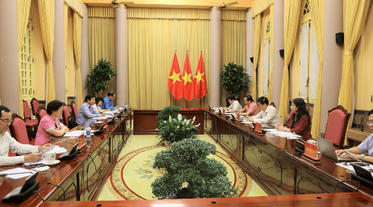 Cần tiếp tục đổi mới nội dung, hình thức công tác thi đua khen thưởng Cần tiếp tục đổi mới nội dung, hình thức công tác thi đua khen thưởng
