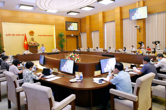 Đảm bảo kinh tế vĩ mô và đẩy nhanh chiến lược vắc xin để sớm đạt miễn dịch cộng đồng