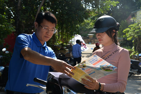 Thực hiện bảo hiểm y tế toàn dân góp phần nâng cao sức khỏe, đẩy lùi dịch bệnh Covid-19 Thực hiện bảo hiểm y tế toàn dân góp phần nâng cao sức khỏe, đẩy lùi dịch bệnh Covid-19