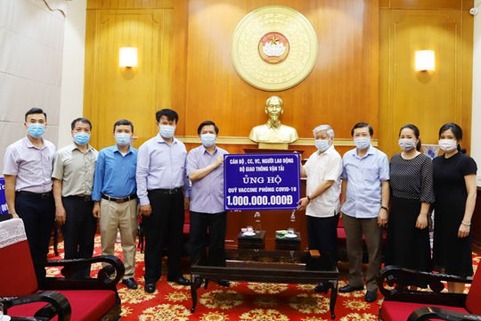 Bộ Giao thông vận tải ủng hộ 1 tỷ đồng vào Quỹ Vắc-xin phòng Covid-19 Bộ Giao thông vận tải ủng hộ 1 tỷ đồng vào Quỹ Vắc-xin phòng Covid-19