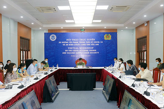 Kịp thời ngăn chặn, xử lý tội phạm sản xuất, buôn bán vắc xin phòng Covid-19 giả để trục lợi Kịp thời ngăn chặn, xử lý tội phạm sản xuất, buôn bán vắc xin phòng Covid-19 giả để trục lợi