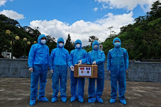 Lực lượng Công an nhân dân hỗ trợ Công an các tỉnh của Lào chống dịch Covid-19