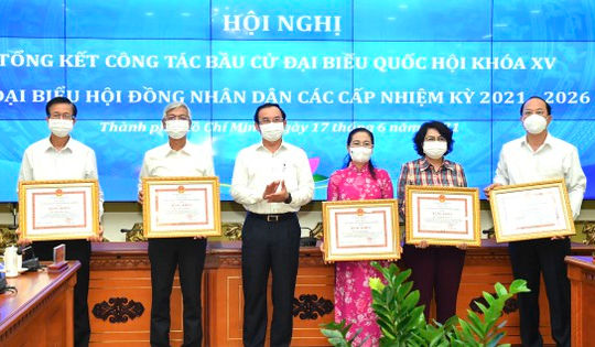 Nhiều địa phương tổng kết công tác bầu cử, đề nghị đại biểu triển khai chương trình hành động