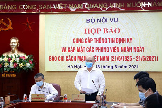 Xây dựng Chính phủ tinh gọn, hiệu lực, hiệu quả, phục vụ Nhân dân