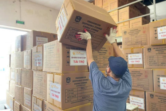 Tập đoàn T&T hỗ trợ 150 triệu bộ bơm kim tiêm cho chương trình phòng, chống Covid-19