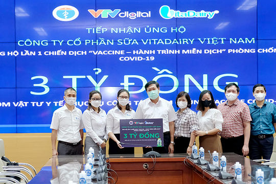 Bộ Y tế tiếp nhận hỗ trợ 3 triệu bơm kim tiêm vắc xin Covid-19 và 40 nghìn test kháng nguyên nhanh Bộ Y tế tiếp nhận hỗ trợ 3 triệu bơm kim tiêm vắc xin Covid-19 và 40 nghìn test kháng nguyên nhanh