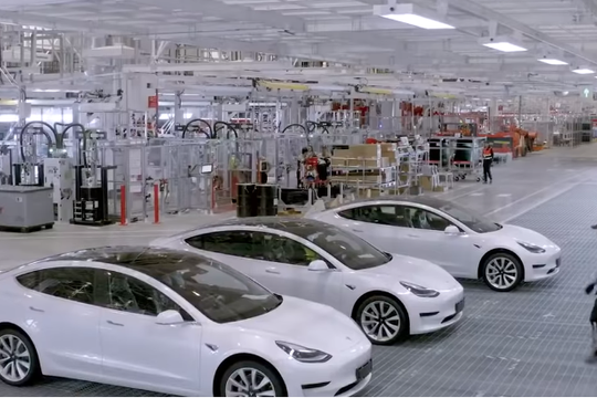 Xe điện sẽ thống trị doanh số bán hàng sớm hơn 5 năm so với dự kiến