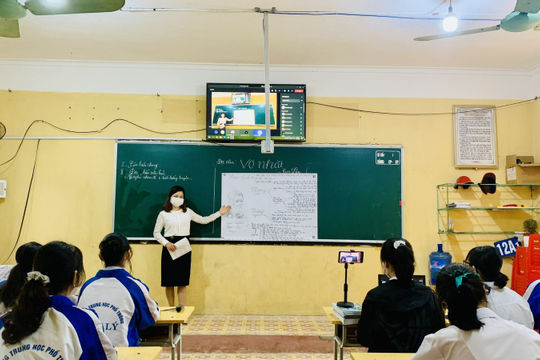 Tiếp tục có thêm nhiều địa phương cho học sinh lớp 12 trở lại trường ôn thi tốt nghiệp trung học phổ thông Tiếp tục có thêm nhiều địa phương cho học sinh lớp 12 trở lại trường ôn thi tốt nghiệp trung học phổ thông