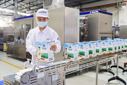 Vinamilk tiếp tục giữ vững vị trí Top 10 trong 50 doanh nghiệp niêm yết tốt nhất năm 2021