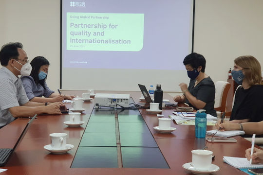 Tăng cường hợp tác trong đào tạo đại học với Vương quốc Anh Tăng cường hợp tác trong đào tạo đại học với Vương quốc Anh