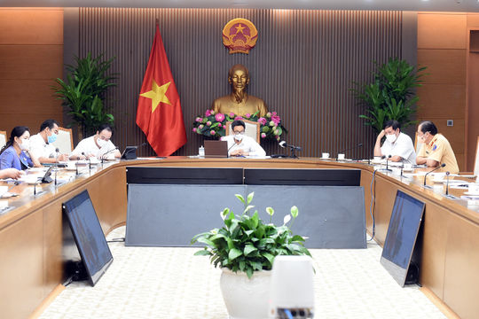 Khẩn trương triển khai hệ thống quản lý tiêm chủng vaccine COVID-19