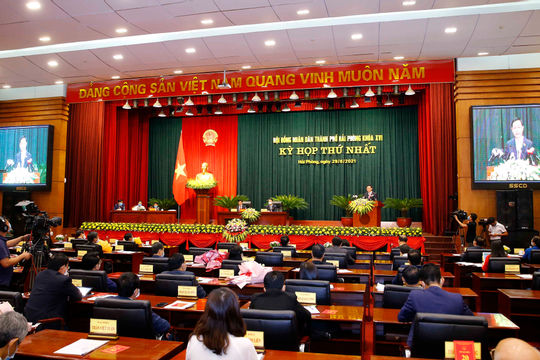 Chủ tịch Quốc hội Vương Đình Huệ: Nghiên cứu chính sách đặc thù để Hải Phòng phát triển nhanh, bền vững