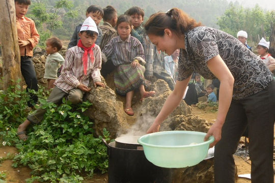 Đổi mới mô hình trường nội trú, bán trú để nâng cao hơn nữa chất lượng, hiệu quả giáo dục vùng cao Đổi mới mô hình trường nội trú, bán trú để nâng cao hơn nữa chất lượng, hiệu quả giáo dục vùng cao