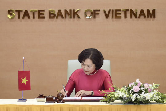 Việt Nam - Thụy Sỹ ký Thỏa thuận đào tạo cán bộ quản lý ngân hàng Việt Nam - Thụy Sỹ ký Thỏa thuận đào tạo cán bộ quản lý ngân hàng