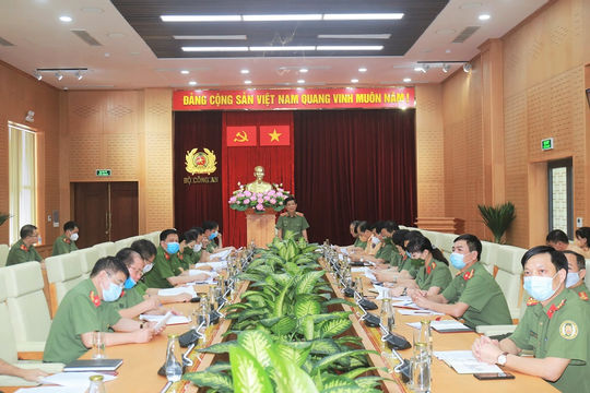 Tăng cường chi viện lực lượng hỗ trợ địa phương chống dịch Covid-19