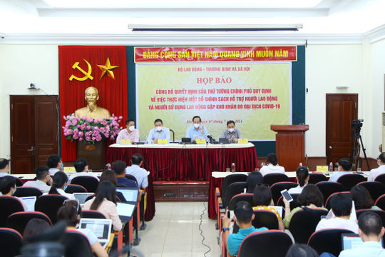 Đặt lợi ích của người lao động, người sử dụng lao động lên cao nhất