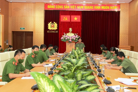 Lực lượng Công an nhân dân phải bám sát tình hình, tích cực hỗ trợ địa phương chống dịch