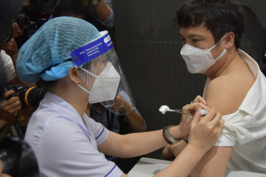 Bộ Y tế phát động chương trình “Triệu lá chắn an toàn: 5K +Vắc xin”