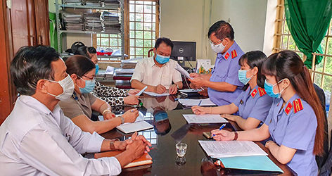 Chi cho người được huy động tham gia thi hành quyết định cưỡng chế 100.000 đồng/ngày Chi cho người được huy động tham gia thi hành quyết định cưỡng chế 100.000 đồng/ngày