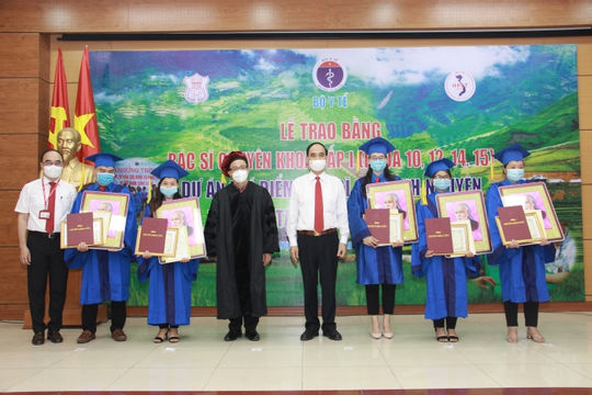 Thêm 106 bác sĩ chuyên khoa I về với các huyện nghèo Thêm 106 bác sĩ chuyên khoa I về với các huyện nghèo