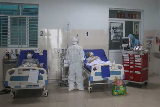 Bộ trưởng Bộ Y tế: Không để bệnh nhân thiếu máy thở, nhân viên y tế thiếu dụng cụ phòng hộ Bộ trưởng Bộ Y tế: Không để bệnh nhân thiếu máy thở, nhân viên y tế thiếu dụng cụ phòng hộ