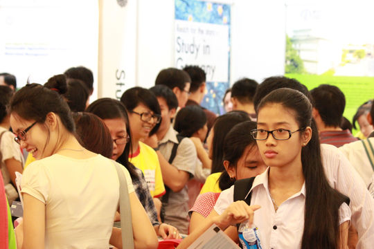 Sôi động các hoạt động tư vấn tuyển sinh trực tuyến Sôi động các hoạt động tư vấn tuyển sinh trực tuyến