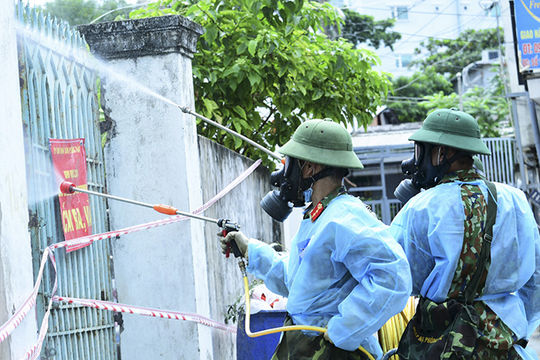 Bộ Tư lệnh Thành phố Hồ Chí Minh mở đợt cao điểm tiêu độc, khử khuẩn COVID-19
