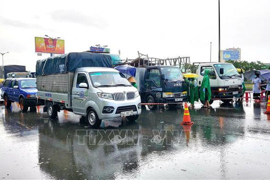 Xét nghiệm Covid-19 lưu động cho tài xế vận chuyển hàng hóa