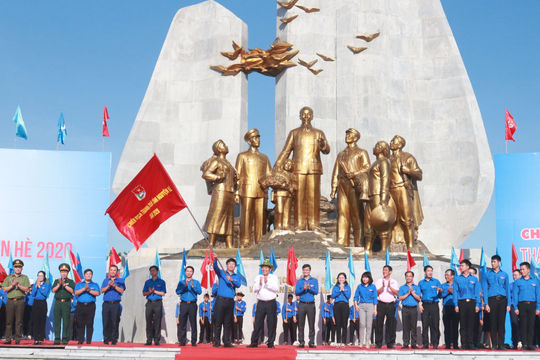 Xây dựng thế hệ thanh niên Việt Nam phát triển toàn diện Xây dựng thế hệ thanh niên Việt Nam phát triển toàn diện