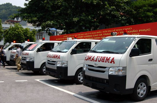 Chủ động tiếp nhận tài trợ xe cứu thương phòng, chống dịch