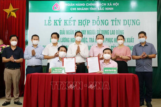 Những hợp đồng tín dụng giúp doanh nghiệp vượt khó